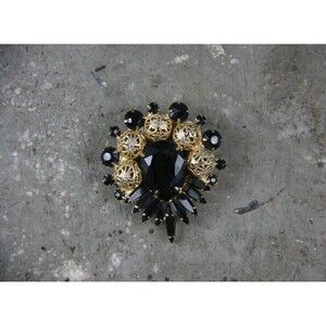 DeLizza & Elster Juliana knock out brooch pin with black and gold filagree beads